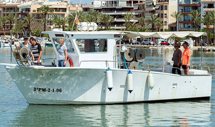 www.pescaturismemallorca.com excursions en vaixell a Alcudia amb Batlets